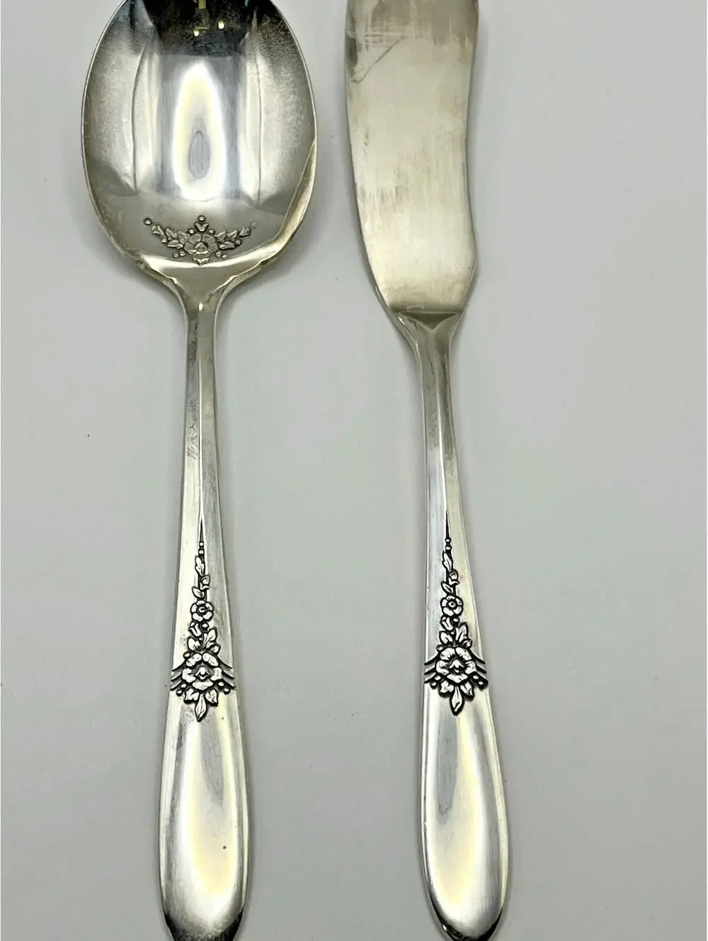 Tudor Plate Oneida Fantasy Flatware 4 pc setting, Service for 8 silverplate 38pc
